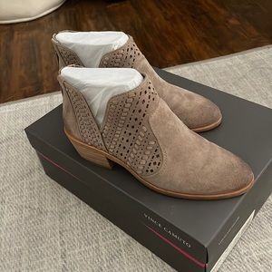 Vince Camuto VC Prasata Booties